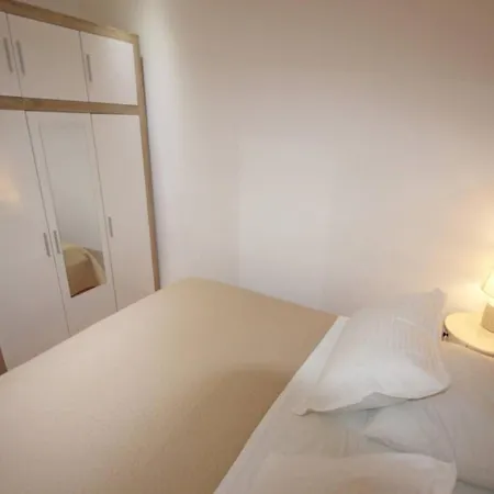 Family Mirela Borik Apartman *